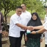 Pemkab Lampung Selatan Gandeng CSR BSI Salurkan Bantuan Bedah Rumah di Kalianda