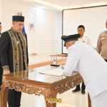 Bupati Pesawaran Dendi Ramadhona Melantik M.Subir Sebagai Pejabat(PJ) Kades Dantar