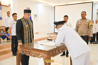 Bupati Pesawaran Dendi Ramadhona Melantik M.Subir Sebagai Pejabat(PJ) Kades Dantar