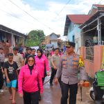 Polda Lampung, Berjibaku Membantu Korban Banjir