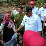 Bupati Lampung Selatan Bantu Dua Rumah Roboh Milik Warga Tanjung Agung