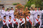 Wakapolda Lampung Menyampaikan Amanatnya Dalam Upacara Bendera Di SMA N 2 Bandar Lampung