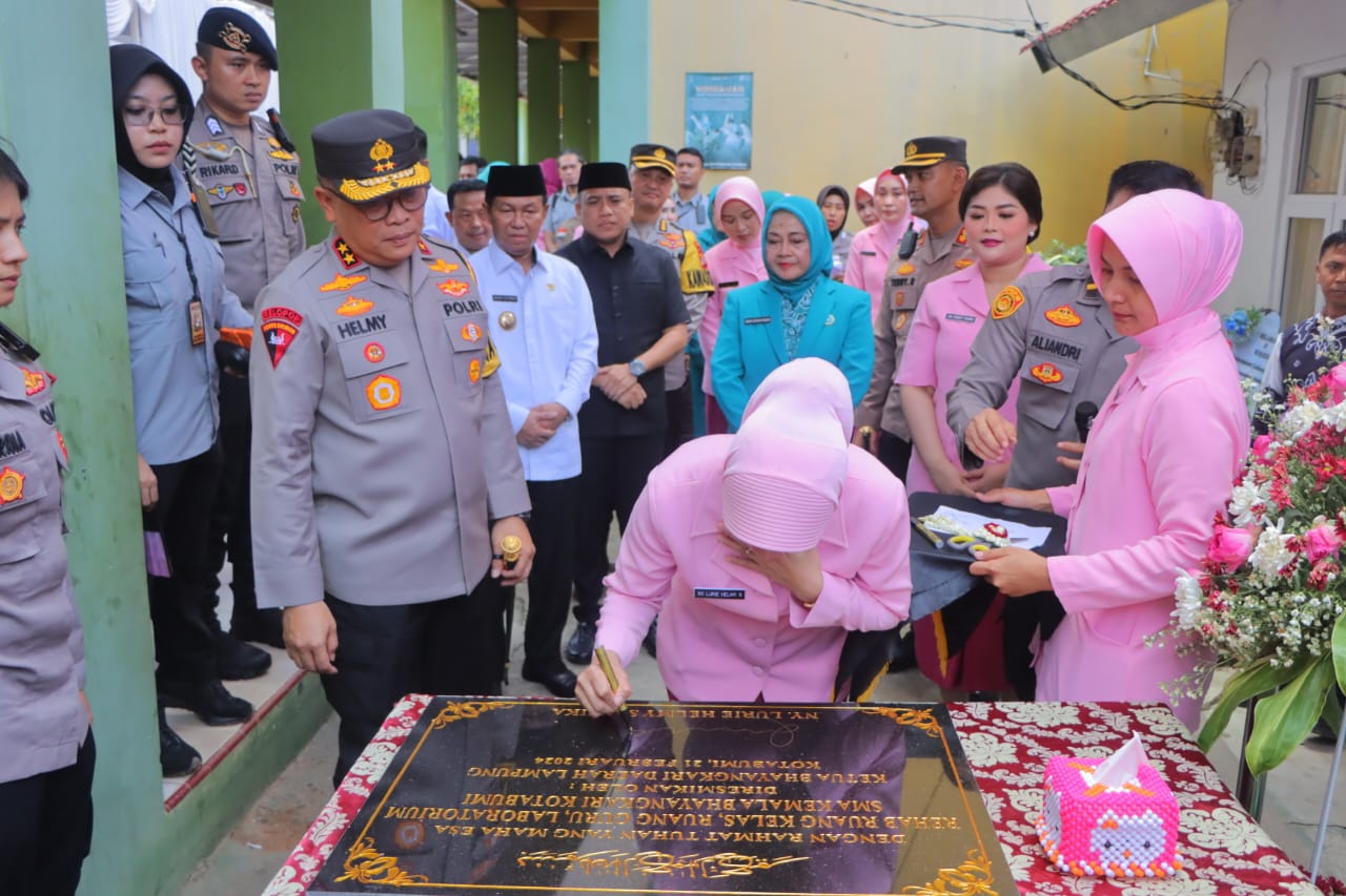 Kapolda Lampung Lakukan Kunker Sekaligus Peresmian Gedung Baru SMA Kemala Bhayangkari Lampu