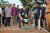 Gubernur Peletakkan Batu Pertama Program Bedah Rumah di Kabupaten Lampung Utara