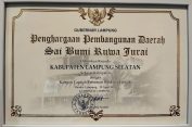 Keren Pemkab Lamsel Raih Penghargaan Pembangunan Daerah Sai Bumi Ruwa Jurai