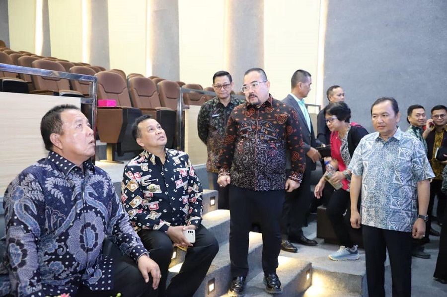 Gubernur Saksikan Pelaksanaan Operasi Bedah Jantung di RSUD Abdul Moeloek