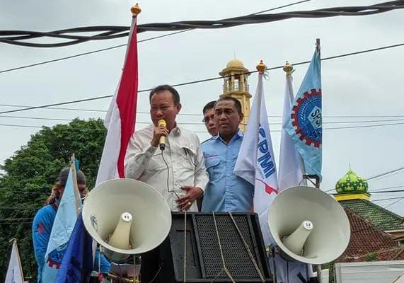 Anggota DPRD Lampung Mikdar Ilyas Temui Para Aksi Demo Buruh