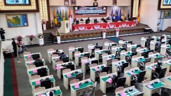 Terjadi Walk Out DPRD Provinsi Lampung Saat Sidang Paripurna