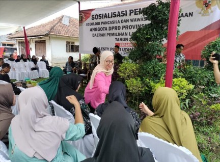 Anggota DPRD Lampung Sosialisasikan PIP-WK di Desa Purwodadi Dalem Lamsel