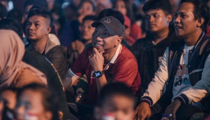 RMD Anggota DPRD Lampung Nobar Bersama Masyarakat di PKOR