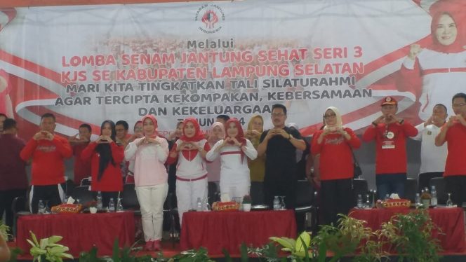 Sekda Lamsel Thamrin Membuka Lomba Senam KJS Dari 17 Kecamatan