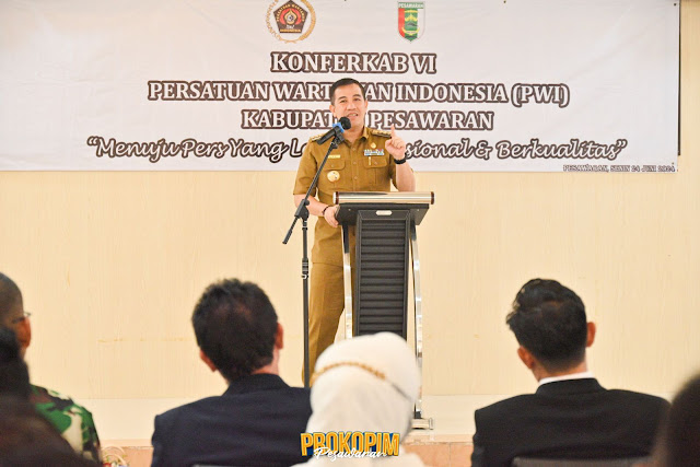 Bupati Pesawaran Resmi Membuka Konferensi (KONFERKAB) KE-VI Persatuan Wartawan Indonesia Kabupaten Pesawaran Tahun 2024