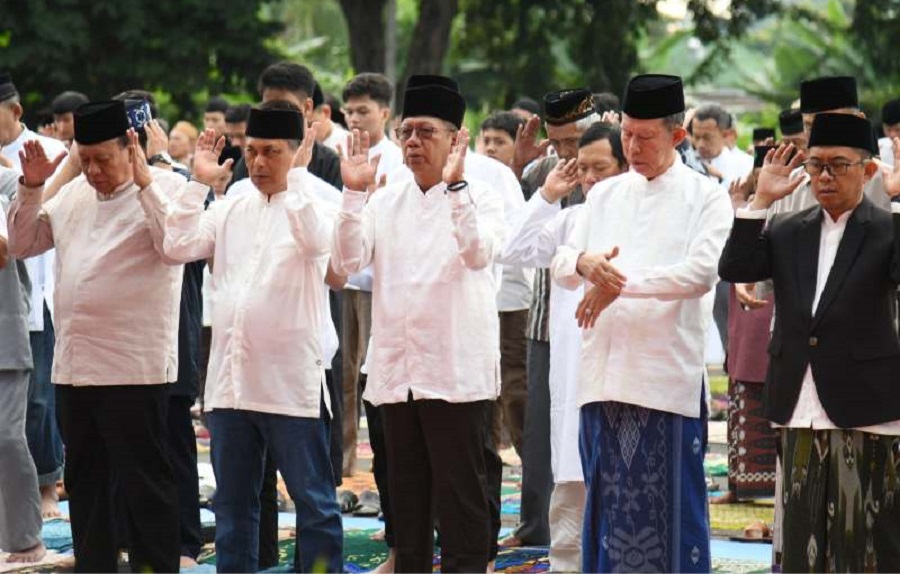 Ketua DPRD Lampung Laksanakan Shalat Idul Adha di Lapangan Saburai