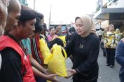 Ketua TP PKK Provinsi Lampung Beri Bantuan Sosial Program SIGER di Wilayah Way Halim