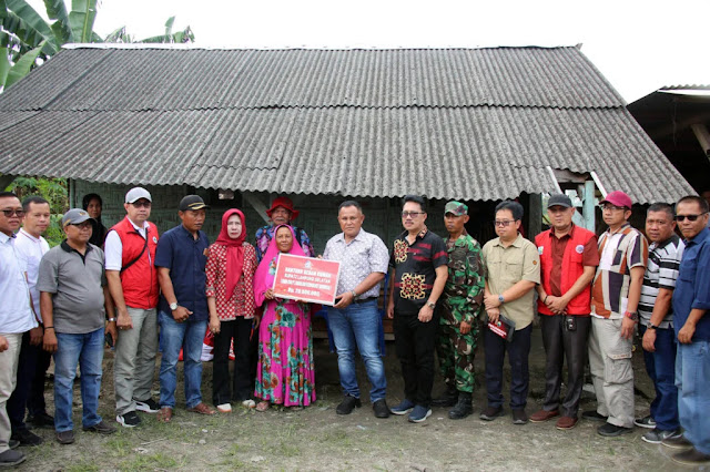Bapati Lamsel Nanang Ermanto Kembali Salurkan Bantuan Bedah Rumah di Dua Kecamatan Sidomulyo serta Palas
