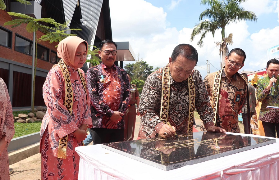 Gubernur Arinal Djunaidi Resmikan Pasar UMKM Provinsi Lampung