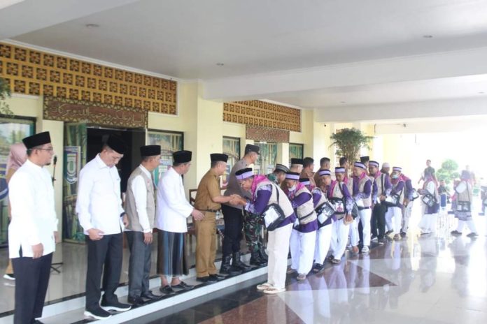 Ketua DPRD Pringsewu Suherman Hadiri Pelepasan Jemaah Calon Haji Kloter ke 3