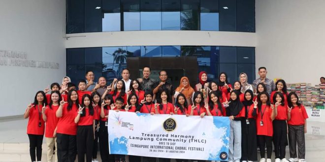 Pj. Gubernur Samsudin Lepas Tim Paduan Suara Treasured Harmony Lampung Community Mengikuti Kompetisi Pada “Singapore International Choral Festival (SICF)”