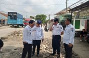Monitoring Perbaikan Jalan Wahdi Wali Kota Metro Tekankan Harus Sesuai Spesifikasi