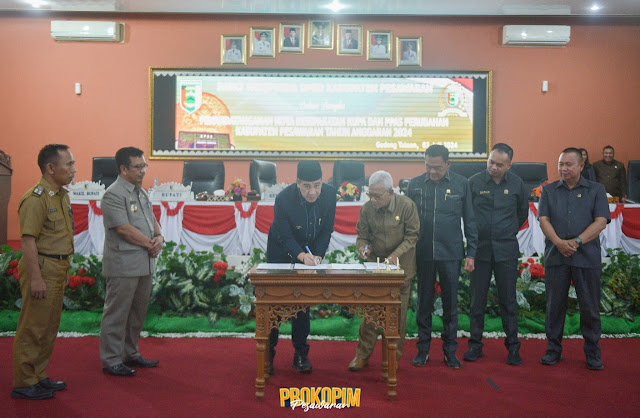 Bupati Pesawaran Hadiri Rapat Paripurna Penandatanganan Nota Kesepakatan KUPA dan PPAS APBD Tahun Anggaran 2024