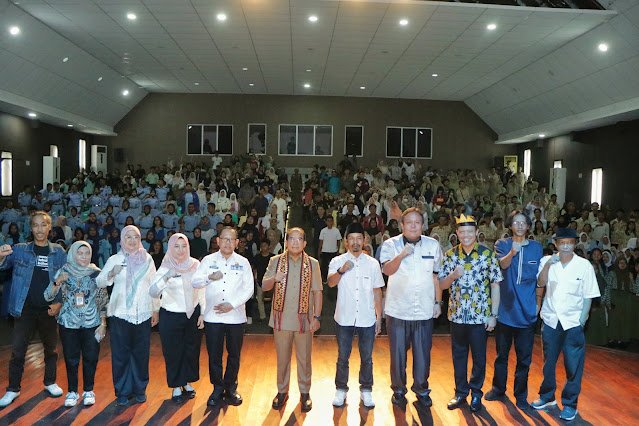 Buka Festival Seni Bahasa Lampung, Pj. Gubernur Samsudin Tekankan Pentingnya Menjaga Bahasa Lampung Sebagai Warisan Budaya Daerah