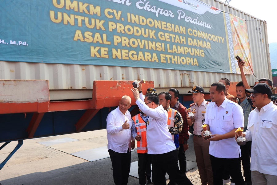 Lampung Ekspor Perdana Getah Damar ke Negara Ethiopia