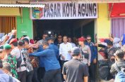 Presiden Joko Widodo didampingi Pj Gubernur Lampung Tinjau Pasar Kota Agung