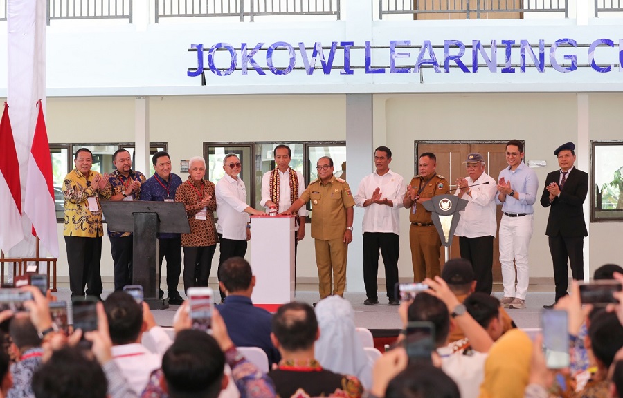 Presiden Resmikan Gedung Jokowi Learning Centre di SMA Kebangsaan Lampung Selatan