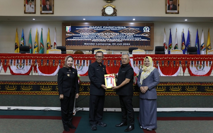 Sekdaprov Sampaikan Raperda Pertanggungjawaban Pelaksanaan APBD Lampung Tahun Anggaran 2023