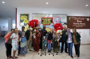 PERINGATAN HARI ANAK NASIONAL 2024, RSUDAM HADIRKAN TOKOH SUPERHERO HIBUR PASIEN ANAK-ANAK