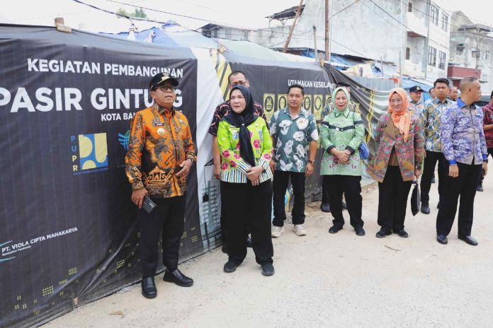 Pj. Gubernur Samsudin Didampingi Walikota Eva Tinjau Pembangunan Pasar Pasir Gintung