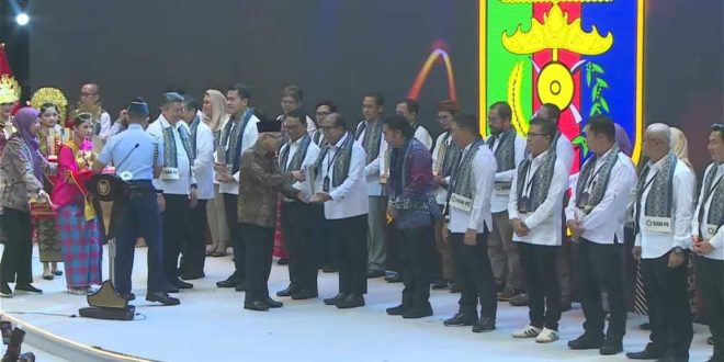 PJ.Gubernur Lampung Samsudin Raih Penghargaan Inisiator RAN PE Awards 2024