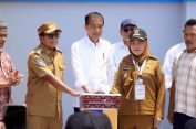 Presiden Jokowi Minta Walikota Eva Dwiana dan Pedagang Rawat Pasar Pasir Gintung