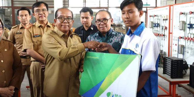 Pj. Gubernur Samsudin Tinjau Program Pelatihan Berbasis Kompetensi di BLK Bandar Lampung