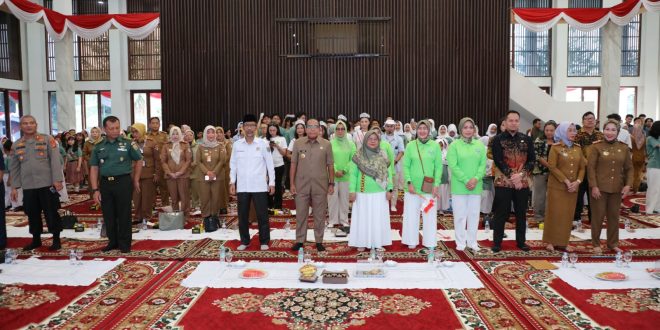 Pj. Gubernur Samsudin dan Ibu Maidawati Hadiri Peringatan Hari Anak Nasional ke-40 Tahun 2024 di Aula Mahan Agung