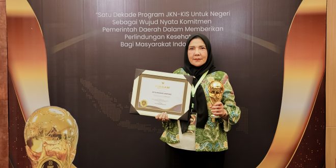 Mantap.. Walikota Bandar Lampung Raih Penghargaan UHC Awards BPJS Kesehatan 2024