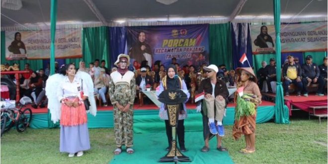 Walikota Eva Dwiana Buka Porcam di Panjang