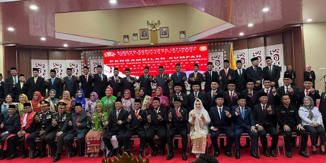 Hadiri Pelantikan Anggota DPRD Bandar Lampung, Walikota Eva Dwiana Pesan ini