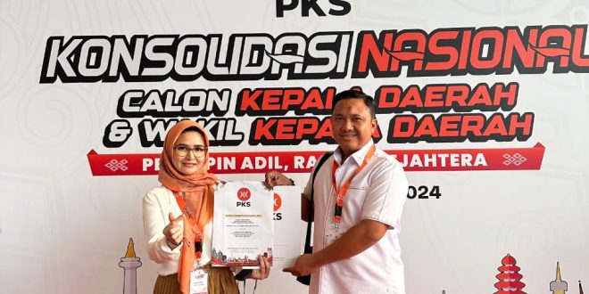 Resmi, Nanda – Antonius Terima Surat Rekom Dari PKS Maju Pilbup Pesawaran