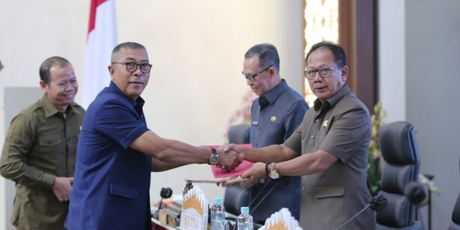 Sekdaprov Fahrizal Sampaikan Jawaban atas Pemandangan Umum Fraksi-Fraksi DPRD terhadap Raperda APBD Lampung Tahun Anggaran 2025