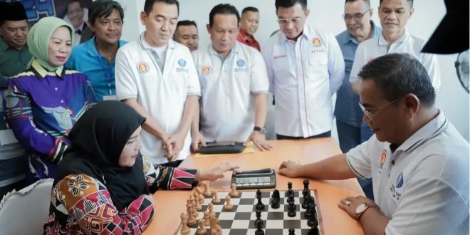 Walikota Eva Dwiana Buka Turnamen Catur Peradi Cup