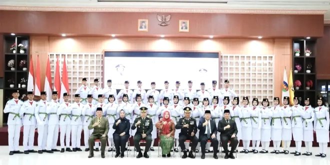 Walikota Eva Dwiana Kukuhkan Paskibraka Kota Bandar Lampung