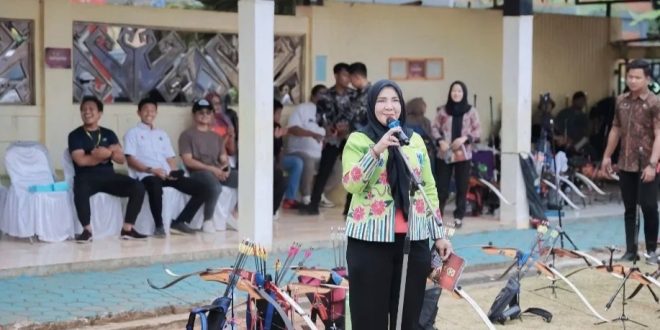 Walikota Eva Dwiana Buka Kejuaraan Panahan Pelajar