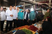 Pj Gubernur Provinsi Lampung Samsudin Sidak Pasar Tradisional di Tulang Bawang Barat Pantau Harga Sembako