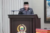 Anggota DPRD Dari Fraksi PKS Berpantun di Akhiri Pandangan Umum
