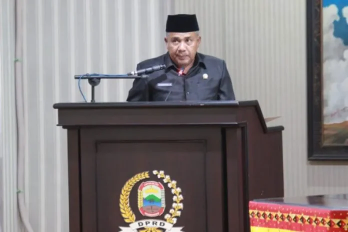 Anggota DPRD Dari Fraksi PKS Berpantun di Akhiri Pandangan Umum