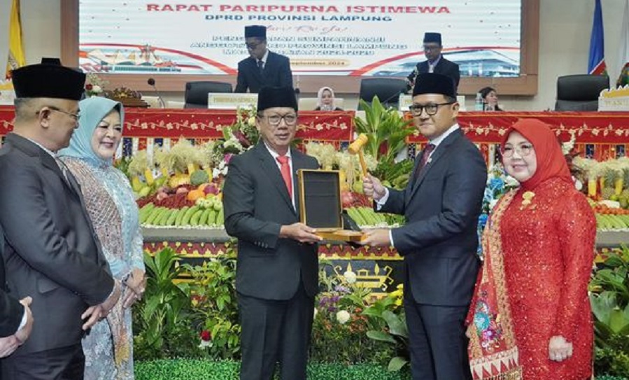 Ahmad Giri Akbar Pimpinan Sementara DPRD Provinsi Lampung