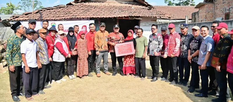 Kolaborasi Dengan Bandara Raden Inten II,Pemkab Lamsel Bedah Dua Rumah Warga Natar