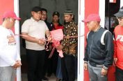Nanang Ermanto Serahkan Hasil Bedah Rumah Milik Warga Sidowaluyo