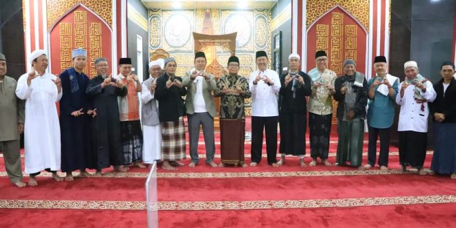 Pj. Gubernur Lampung Gelar Silaturahmi dan Shalat Subuh Berjamaah di Lampung Barat, Ajak Masyarakat Jaga Toleransi Jelang Pilkada Serentak